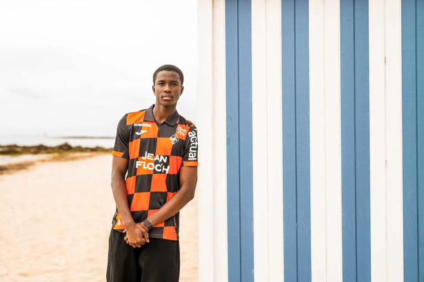 Leverkusen prête Abdoulaye Faye au FC Lorient pour une saison Leverkusen prête Abdoulaye Faye au FC Lorient pour une saison