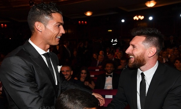 Cristiano Ronaldo rend hommage à Messi