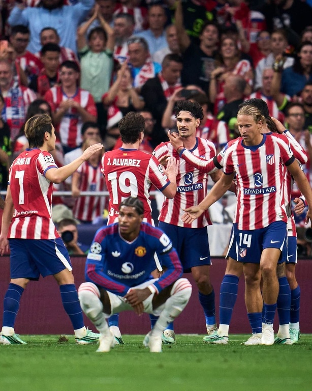 Ligue des Champions : le FC Barcelone s’amuse chez Galatasaray, Viking surprend le Bayern Munich, l’Atlético domine Manchester United Ligue des Champions : le FC Barcelone s’amuse chez Galatasaray, Viking surprend le Bayern Munich, l’Atlético domine Manchester United