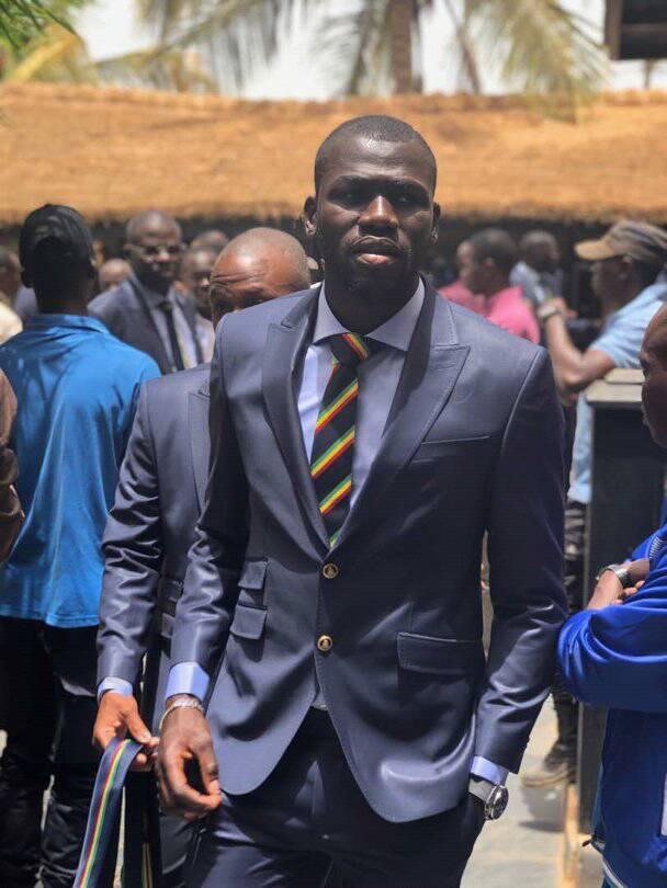 Les images de la remise du drapeau national aux lions