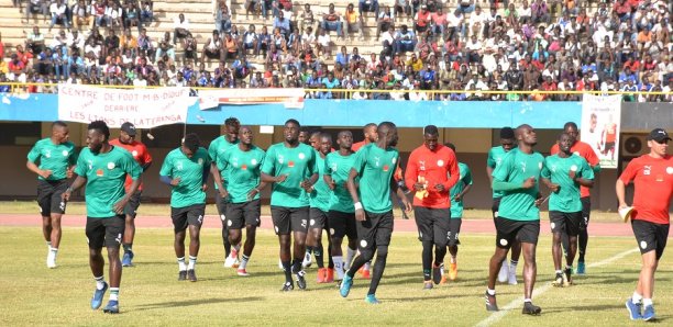 Préparation du Mondial 2018 : Un dernier galop à Lss devant un public fou excité