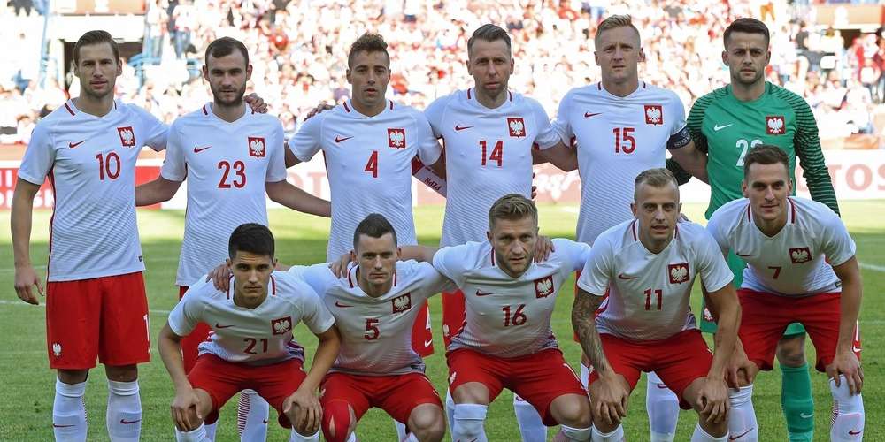 La Pologne, une attaque de feu, une défense en paille