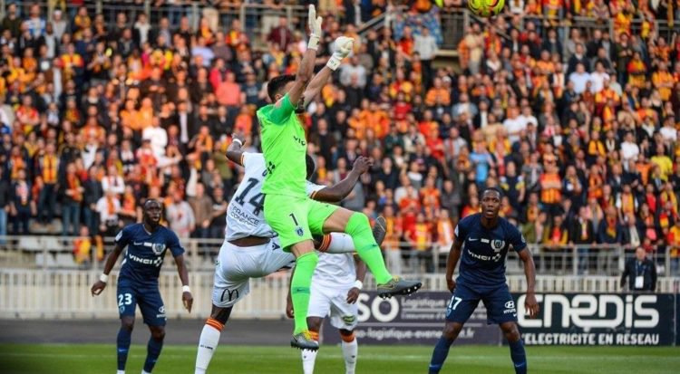 Ligue 2- Play-offs : Lens de Yannick Gomis élimine le Paris FC et continue le rêve