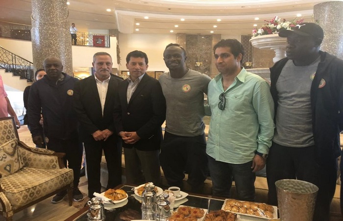 Le ministre de la Jeunesse et des Sports Égyptien rend visite à Sadio Mané