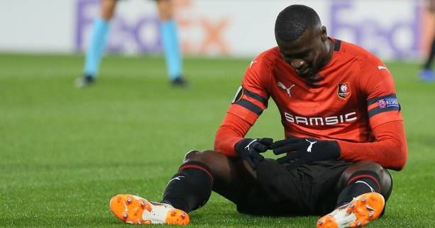 France – Rennes : Pierre Ménés défend Mbaye Niang, sifflé par les supporters !