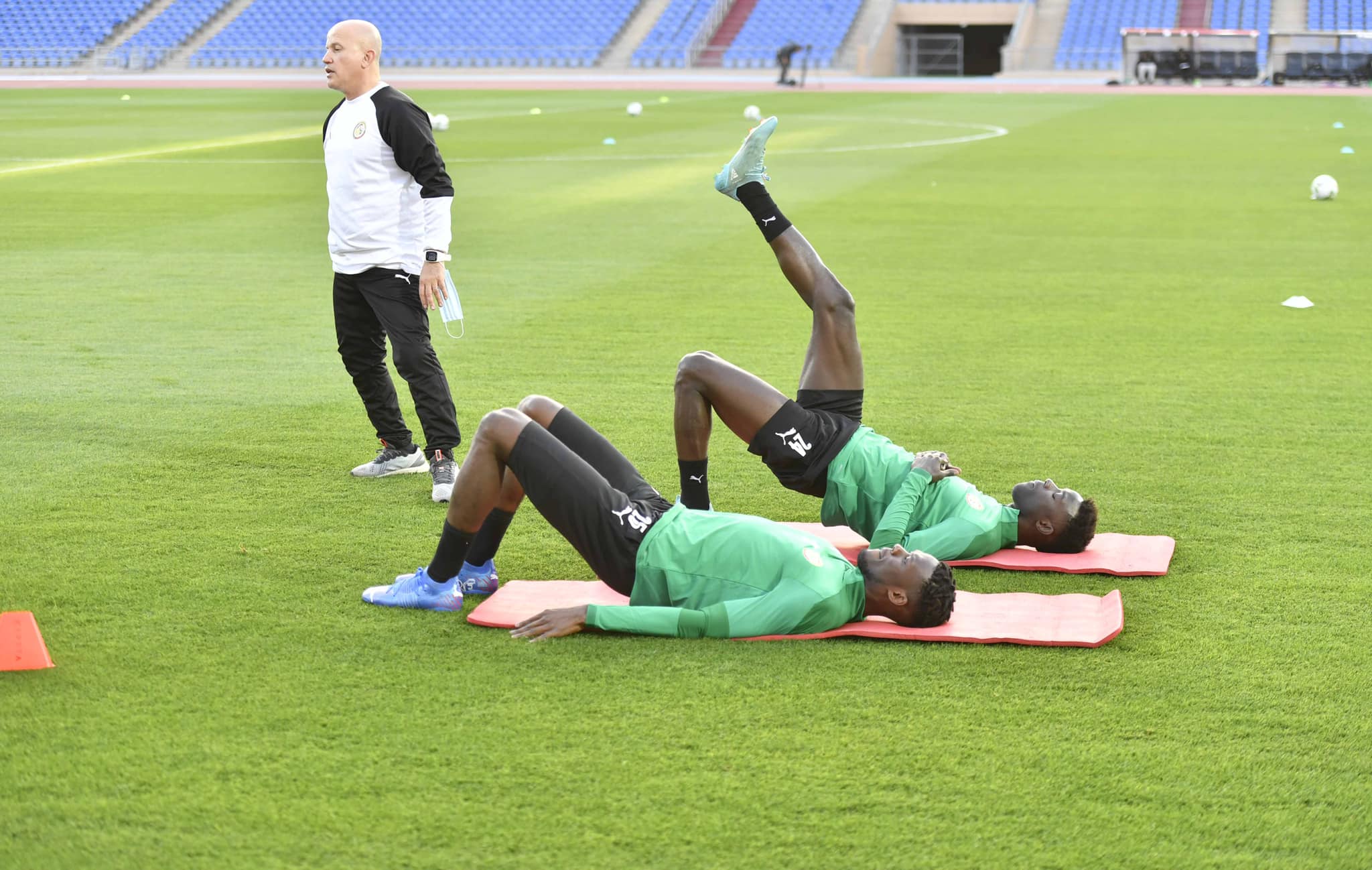 Revivez la première séance d’entraînement des lions du Sénégal au grand stade de Marrakech