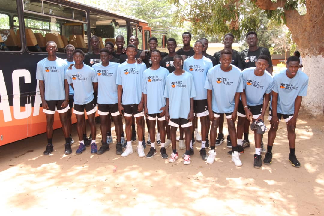 BASKET :   AROKAB offre un bus de 60 places à Seed Academy