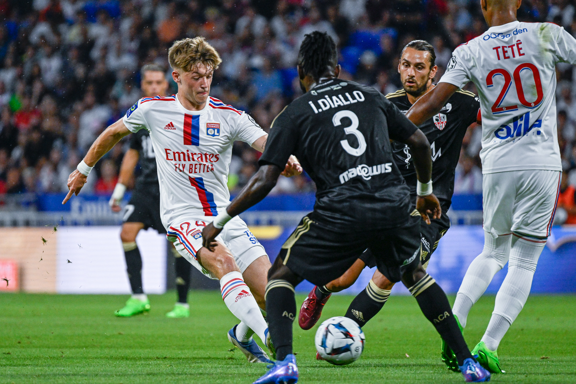 Ligue 1 : Lyon assure face à Ajaccio