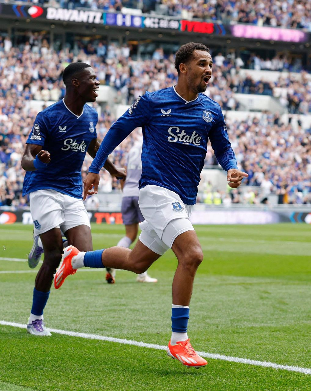 Everton rebondit avec Iliman Ndiaye et son premier but de la saison contre Brighton