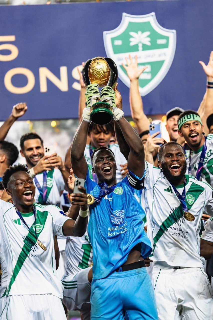 Edouard Mendy offre la Supercoupe d'Arabie Saoudite à Al-Ahli face à Al-Nassr