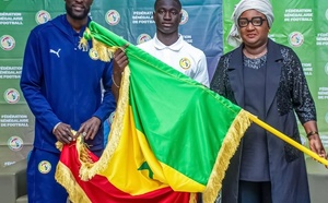 Remise du drapeau national à l’équipe U17 : Khady Diène Gaye appelle les “Lionceaux” à marquer l’histoire ai Maroc