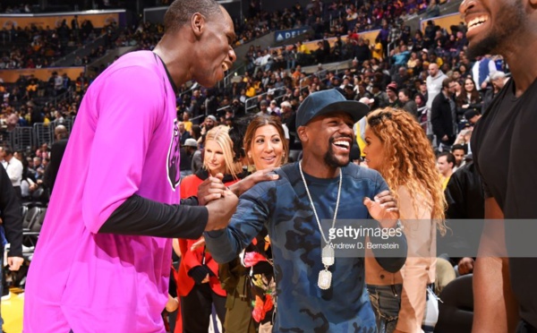 Gorgui Sy Dieng accueille Mayweather