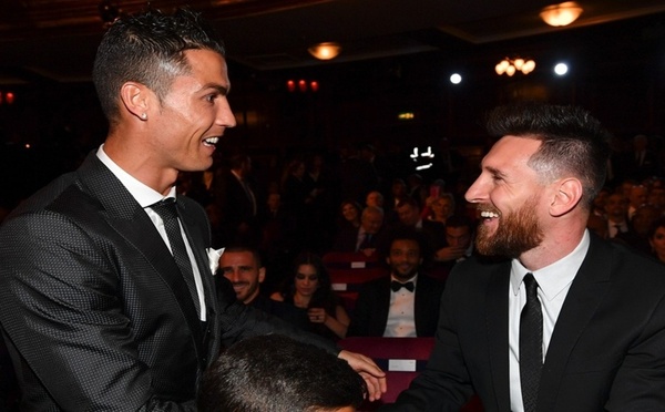 Cristiano Ronaldo rend hommage à Messi