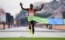 Marathon: Le Kenya Eliud Kipchoge s'offre le record du monde mais pas les 2 h
