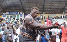 Lutte : Ama sur les traces de son père, Falaye Baldé