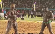 Revivez le combat Balla Gaye 2 Gris Bordeaux