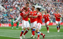  La Russie entre en force dans la compétition (5-0)