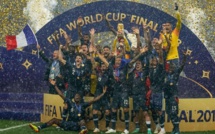 La France se hisse au sommet du football mondial