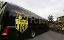 Le bus de Nantes arrêté par des « gilets jaunes » à Saint-Étienne, Kara Mbodji y était