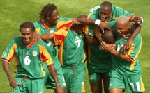 CAF AWARDS : El Hadj Diouf et ses partenaires de 2002 face à l’équipe de Locotte ce 7 janvier