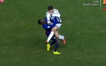 Vidéo – Le choc spectaculaire subi par Moussa Wague lors d’un match du Barça