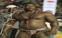 Lutte : Eumeu Sène dément être à l’hôpital et félicite son adversaire