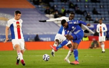 Vidéo – Premier League : Quand l’arbitre arrête le match pour permettre à Cheikhou Kouyaté et Fofana de faire la rupture du jeûne