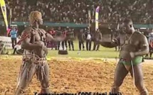 Officiel : Balla Gaye 2/ Gris Bordeaux ficelé par Gaston Mbengue